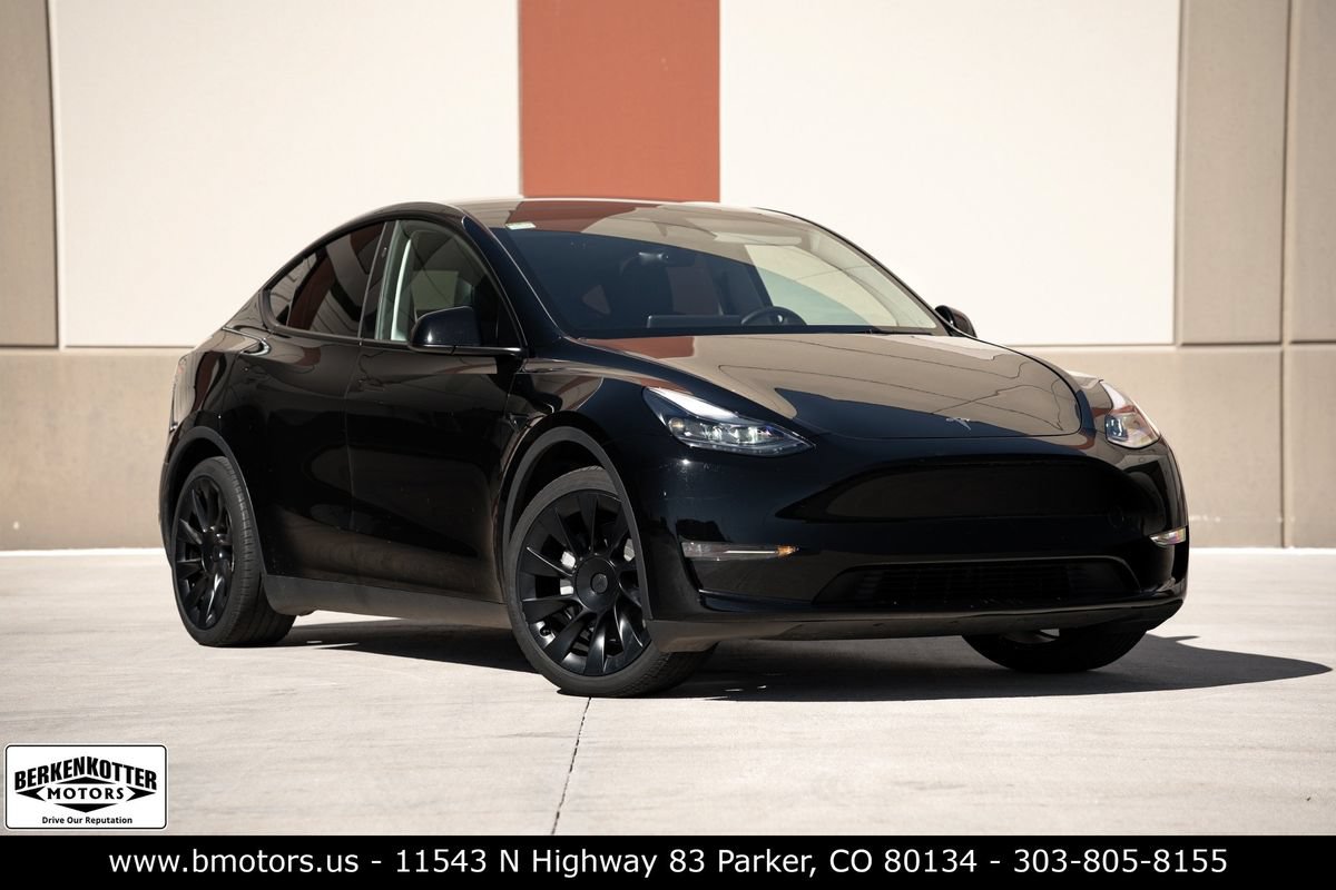 Used 2025 Tesla Model Y Long Range AWD/4WD image 1