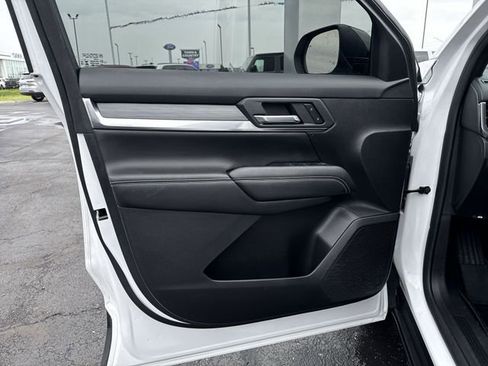 Used 2025 GMC Terrain Elevation AWD/4WD image 9