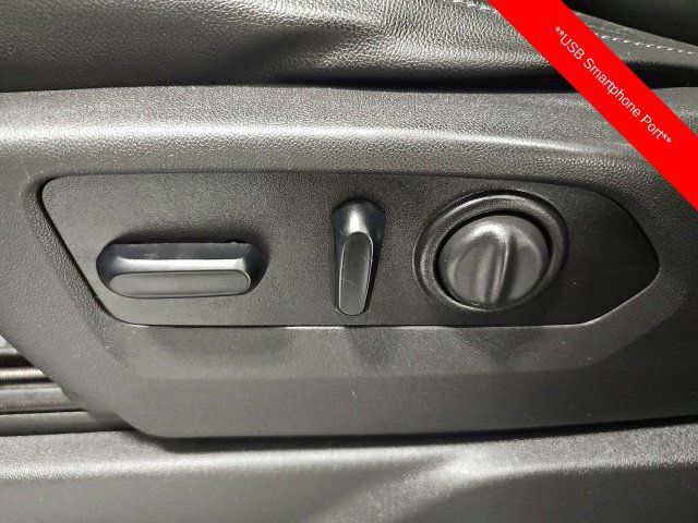 Used 2020 Chevrolet Silverado 1500 LTZ AWD/4WD image 17