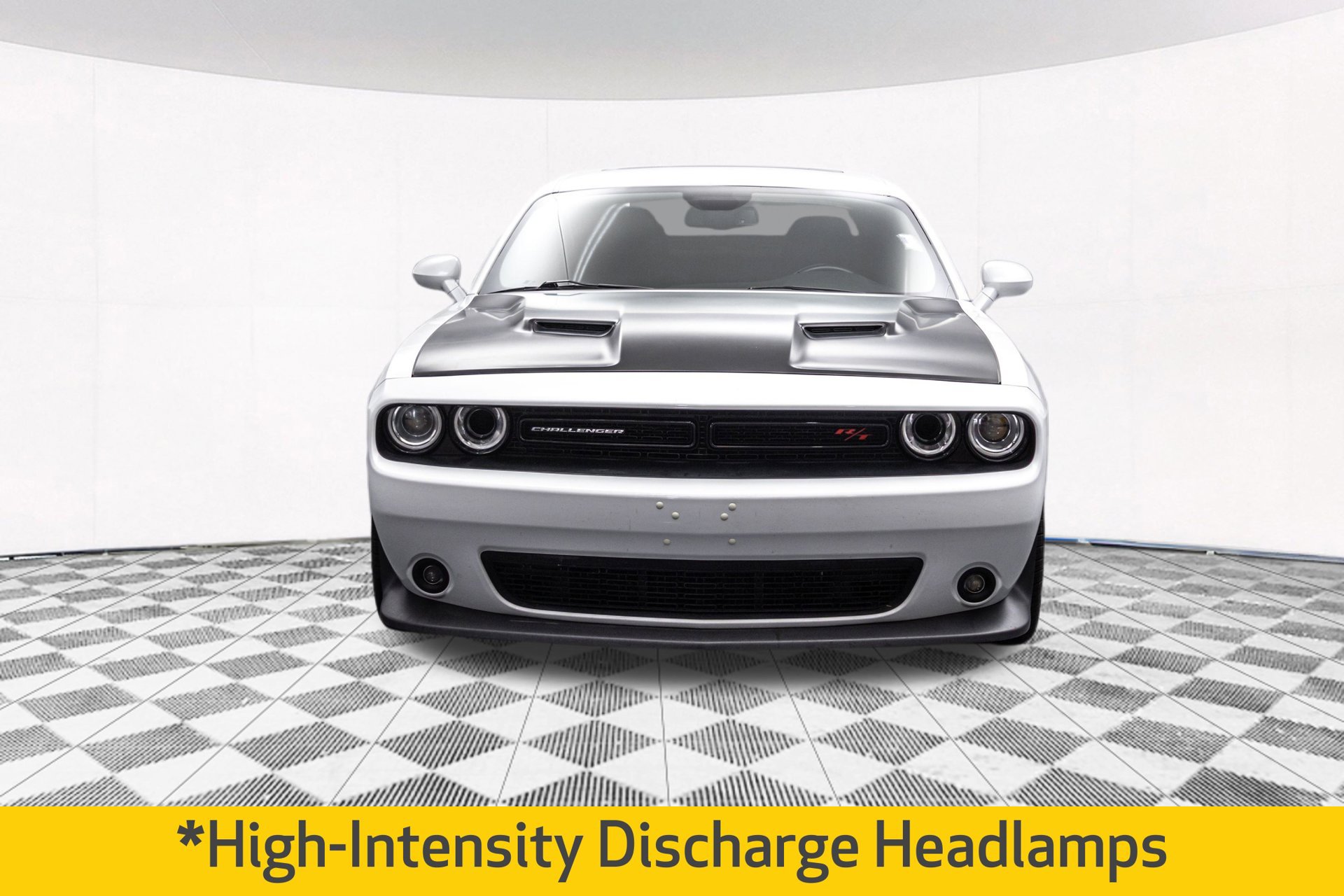 Used 2018 Dodge Challenger R/T Scat Pack w/ Leather Interior Group RWD image 16