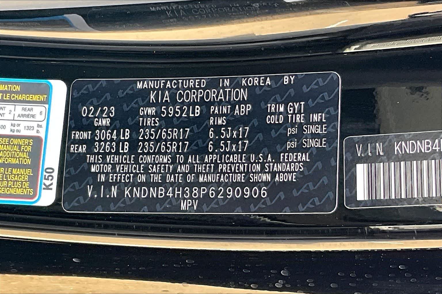 Certified 2023 Kia Carnival LX FWD image 18