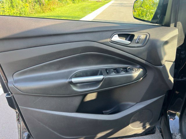 Used 2015 Ford Escape SE FWD image 16