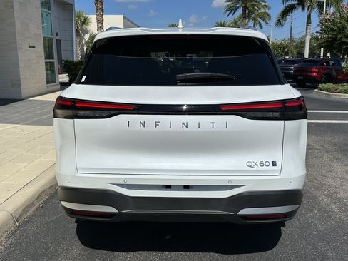 Certified 2026 INFINITI QX60 Luxe w/ Cargo Package AWD/4WD image 5