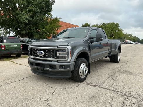 Used 2025 Ford F450 Platinum AWD/4WD image 1