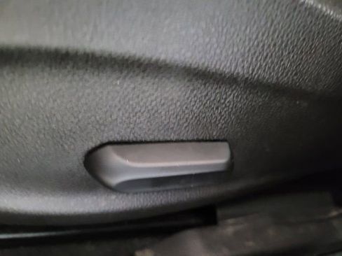 Used 2016 Chevrolet Cruze LT image 22