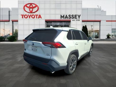 Used 2022 Toyota RAV4 XLE Premium AWD/4WD image 3