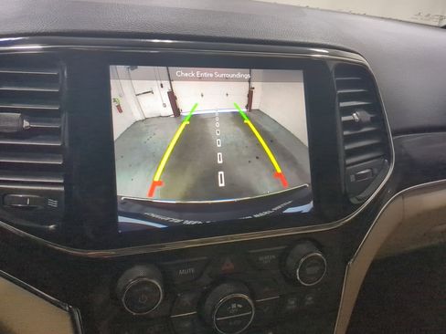 Used 2019 Jeep Grand Cherokee Limited w/ Luxury Group II AWD/4WD image 12