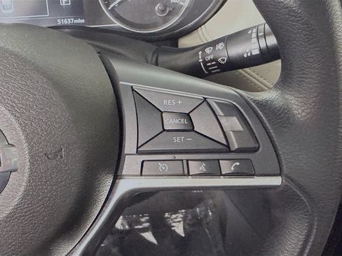 Used 2020 Nissan Versa SV FWD image 15