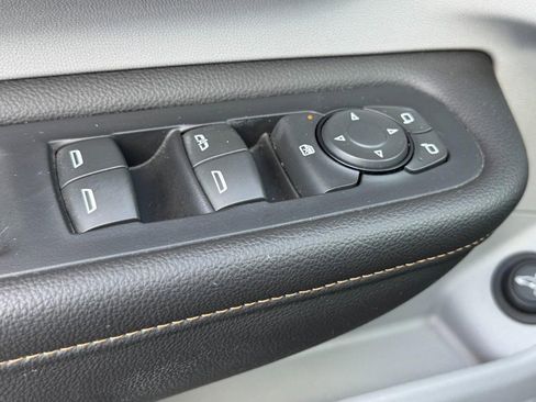 Used 2020 GMC Terrain SLT w/ Preferred Package image 23