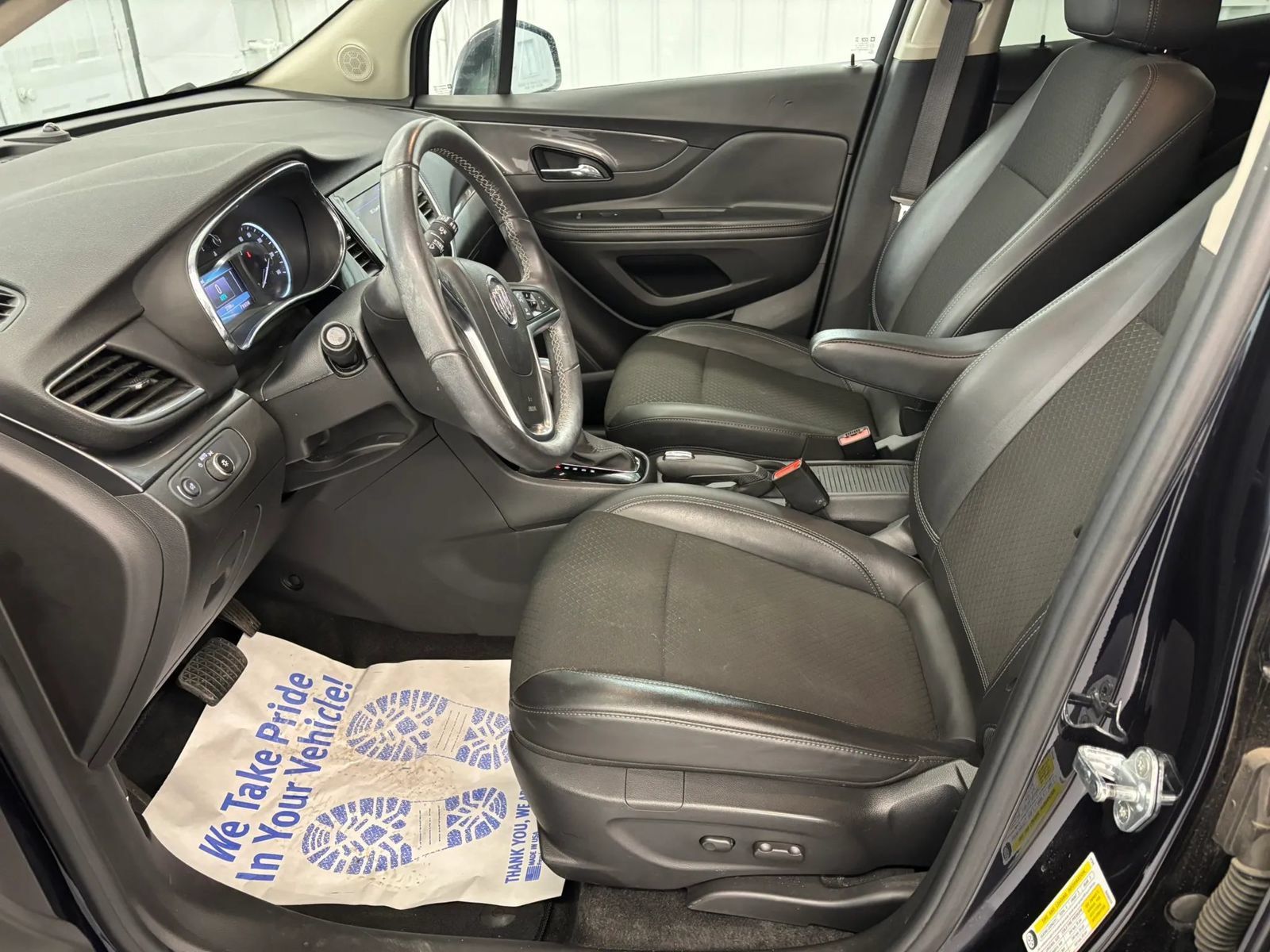 Used 2022 Buick Encore Preferred AWD/4WD image 35