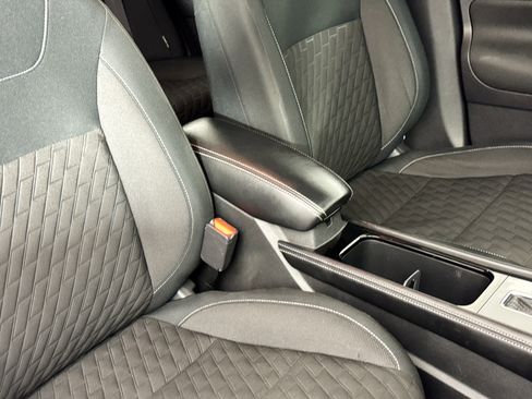 Used 2021 Nissan Kicks SV image 32