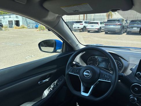 Used 2025 Nissan Sentra SV FWD image 32