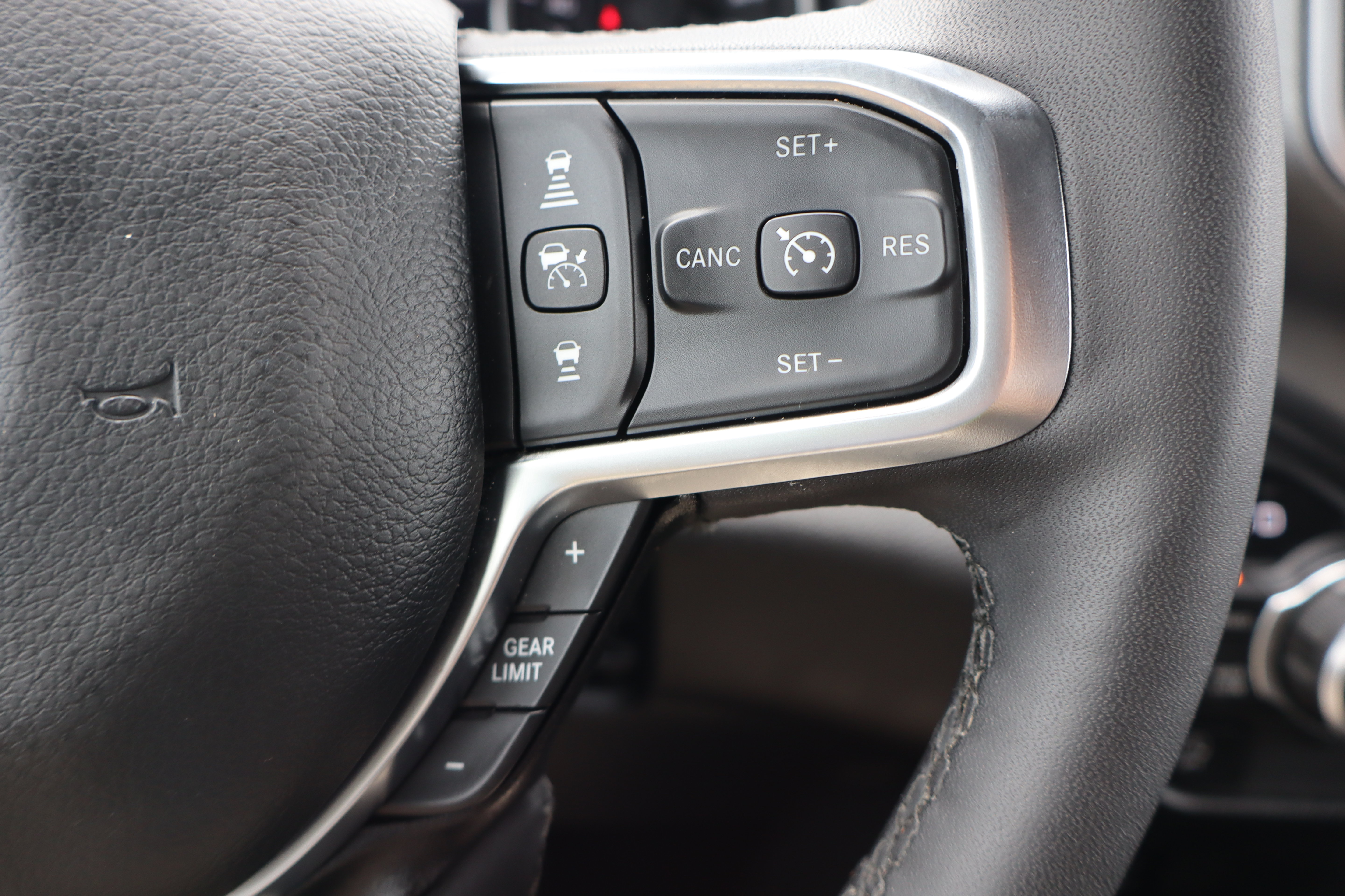Used 2025 RAM 1500 Big Horn AWD/4WD image 16