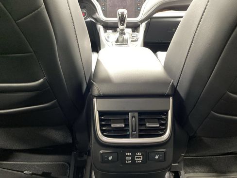 Certified 2025 Subaru Outback Touring XT w/ Tech Package 2 AWD/4WD image 21