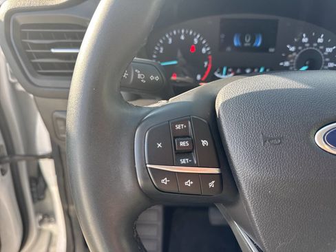 Used 2022 Ford Escape SE w/ SE Sport Appearance Package image 18