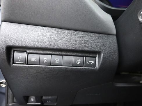 Used 2021 Toyota Venza Limited AWD/4WD image 20