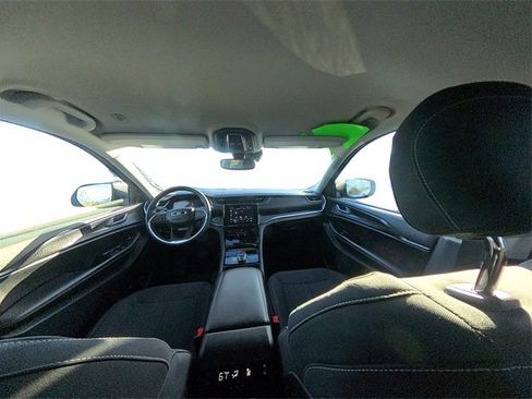 Used 2023 Jeep Grand Cherokee L Laredo w/ Luxury Tech Group I image 31