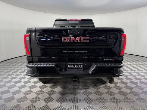 Used 2024 GMC Sierra 2500 AT4 w/ Technology Package AWD/4WD image 9