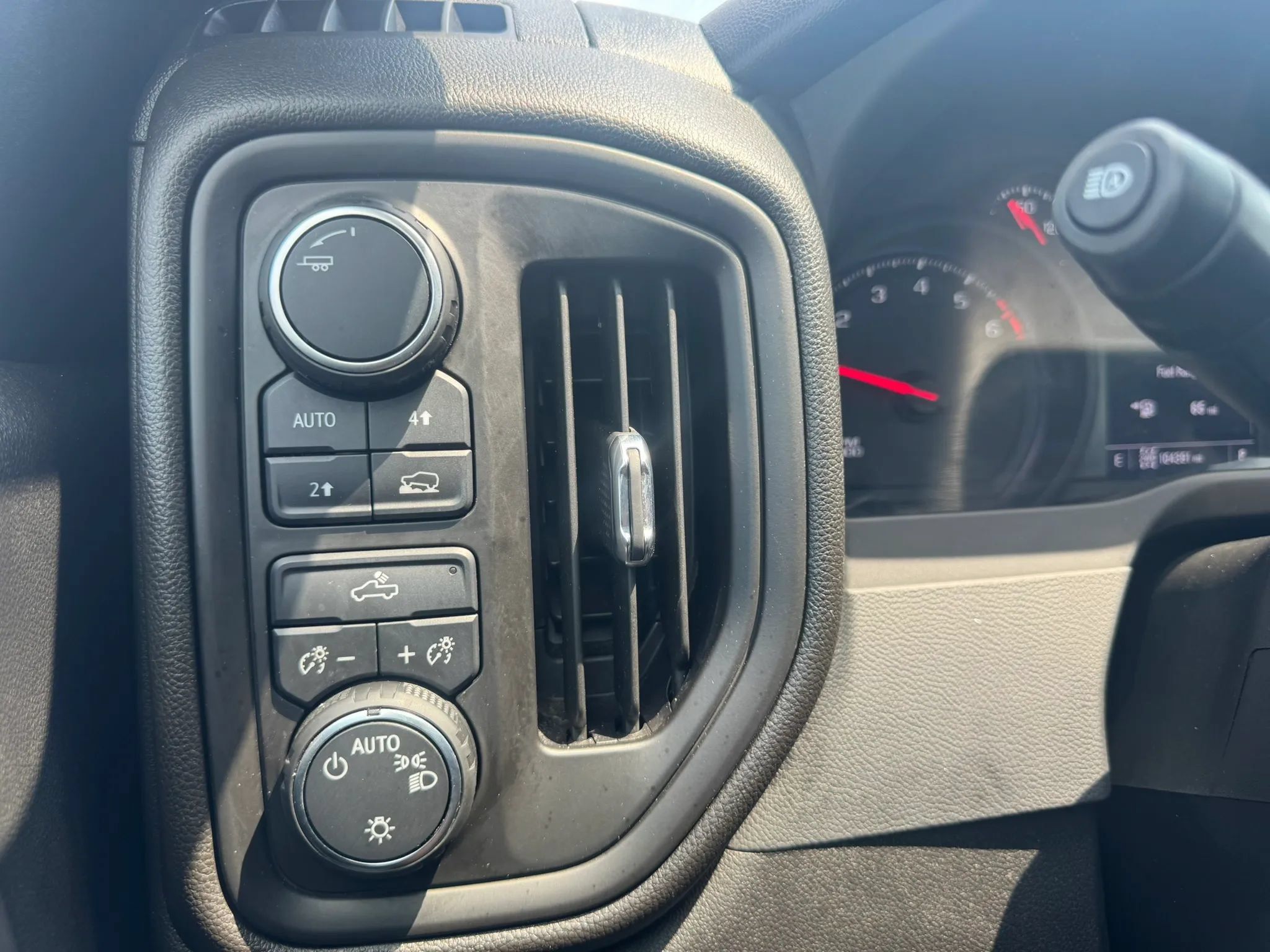 Used 2023 Chevrolet Silverado 1500 Custom AWD/4WD image 20