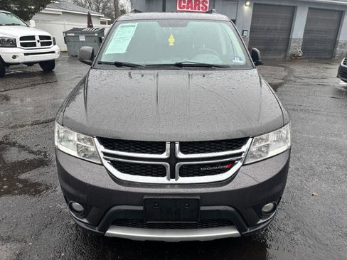 Used 2017 Dodge Journey SXT image 2