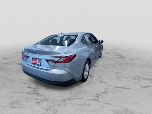 Used 2026 Toyota Camry LE FWD image 10