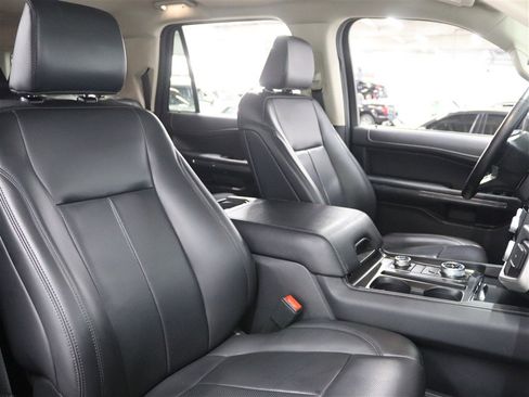 Used 2024 Ford Expedition Max XLT image 16