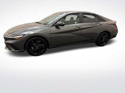 Certified 2026 Hyundai Elantra Sport FWD image 7