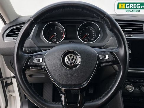 Used 2018 Volkswagen Tiguan SEL AWD/4WD image 11