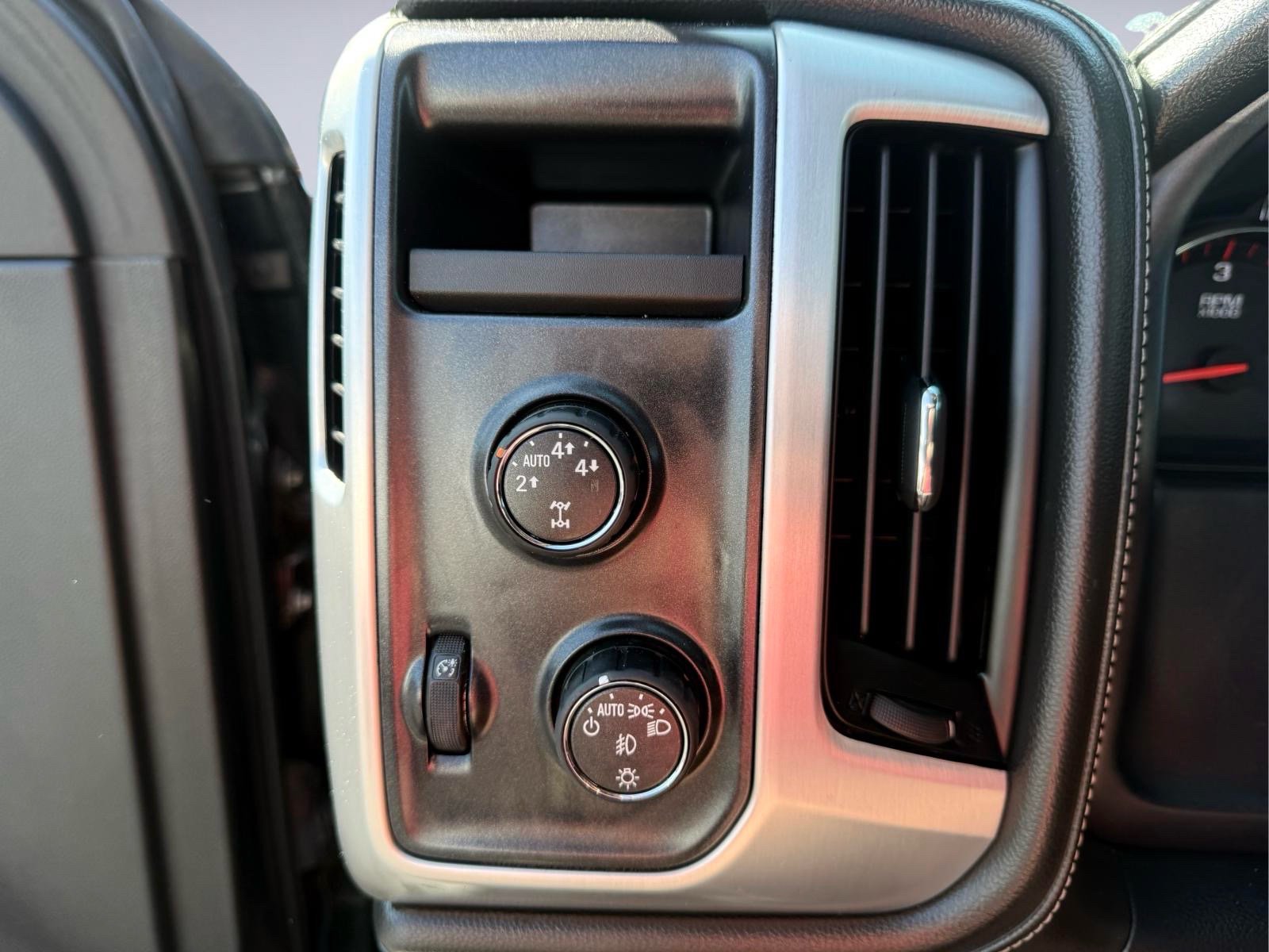 Used 2015 GMC Sierra 1500 SLE w/ SLE Value Package AWD/4WD image 20