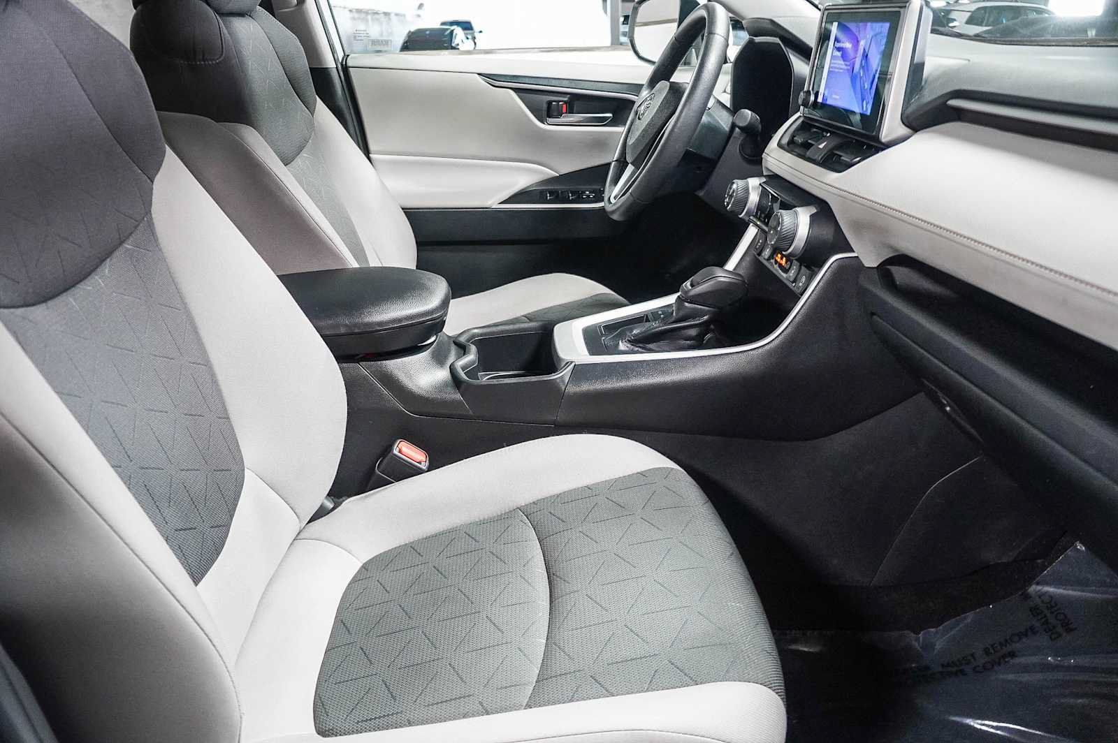 Used 2023 Toyota RAV4 XLE w/ Convenience Package FWD image 20