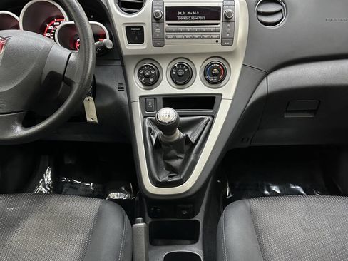 Used 2010 Pontiac Vibe w/ Sun and Wheels Package image 23