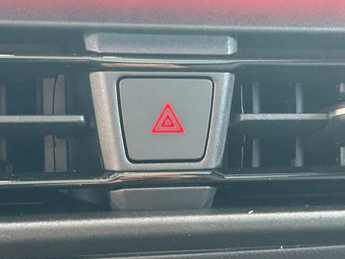 New 2026 Volkswagen Tiguan SE R-Line image 31