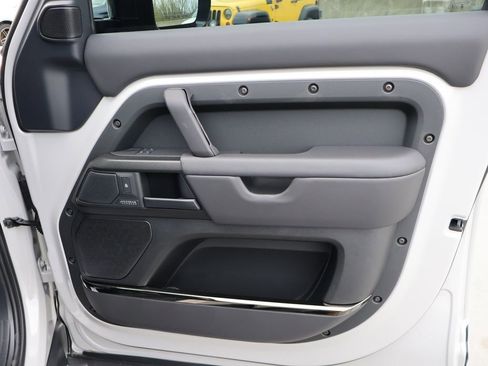 Certified 2026 Land Rover Defender 110 AWD/4WD image 16