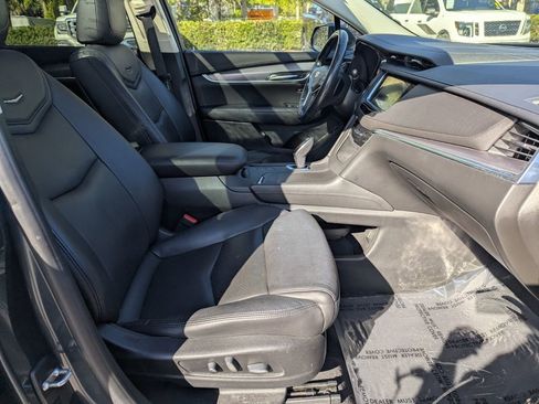 Used 2019 Cadillac XT5 Premium Luxury image 10