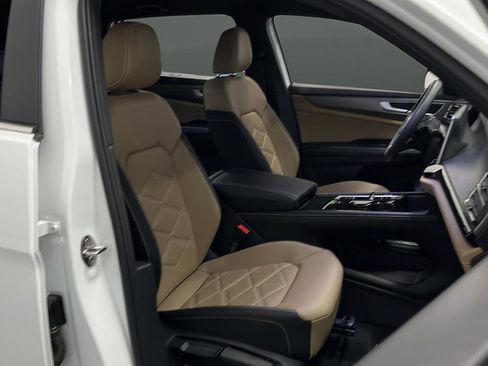 Used 2024 Volkswagen Atlas Cross Sport SE image 10