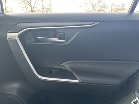 Used 2023 Toyota RAV4 XLE image 21