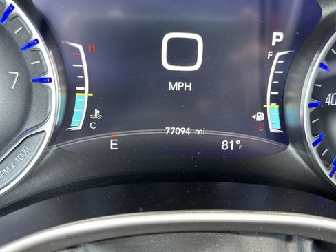 Used 2023 Chrysler Pacifica Touring-L image 64