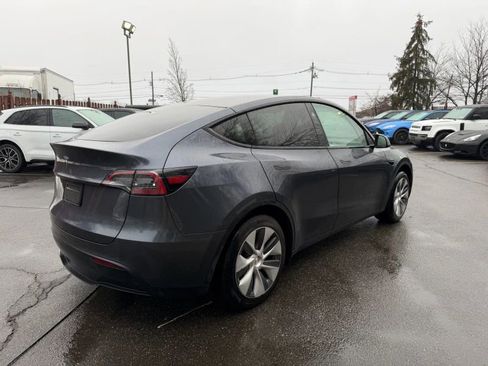 Used 2023 Tesla Model Y 2WD image 5