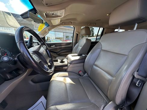 Used 2019 Chevrolet Suburban LT AWD/4WD image 15