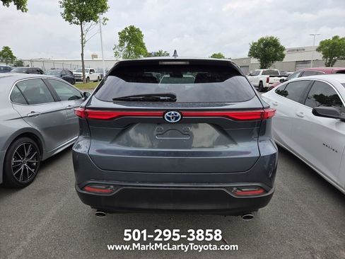 Used 2022 Toyota Venza LE AWD/4WD image 8