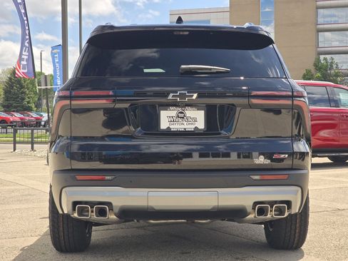 New 2026 Chevrolet Traverse Z71 w/ Driver Confidence Package AWD/4WD image 11