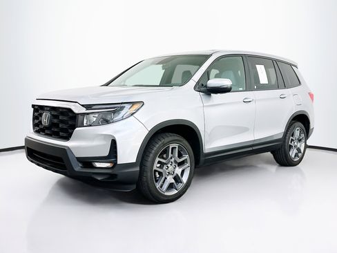 Used 2023 Honda Passport EX-L image 3