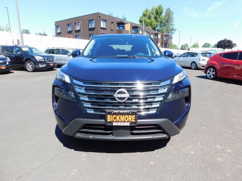 Used 2025 Nissan Rogue SV FWD image 21