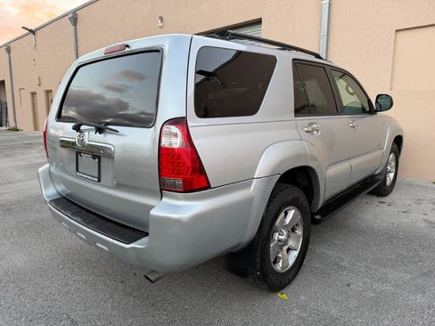 Used 2007 Toyota 4Runner SR5 RWD image 4