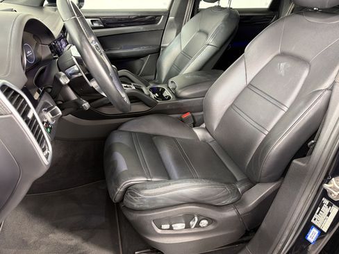 Used 2019 Porsche Cayenne S AWD/4WD image 5