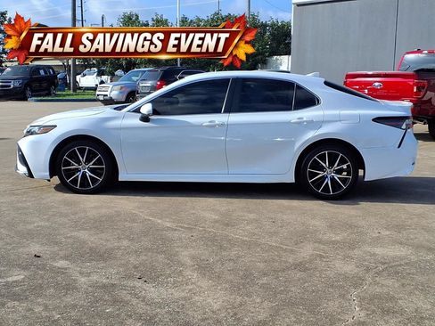 Used 2024 Toyota Camry SE FWD image 5