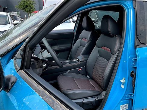 New 2025 Nissan Kicks SR image 16