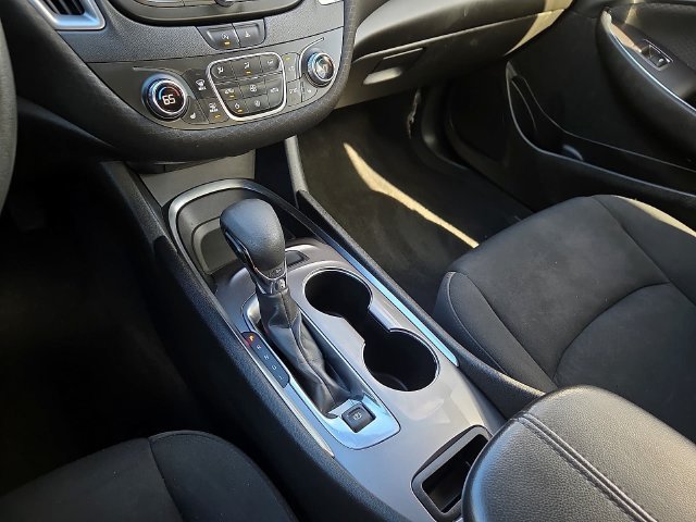 Used 2022 Chevrolet Malibu LT FWD image 25