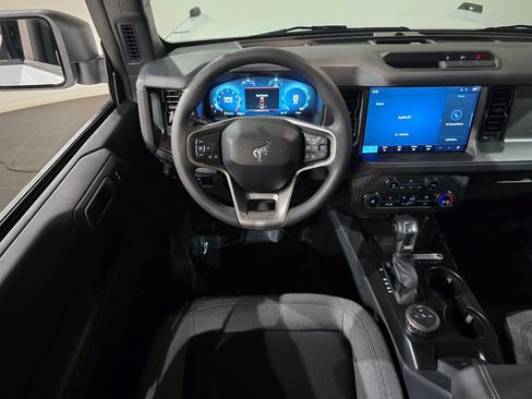 New 2025 Ford Bronco 4-Door image 17