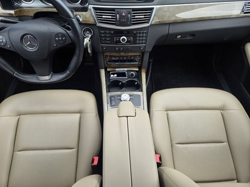 Used 2011 Mercedes-Benz E 350 4MATIC Sedan image 9